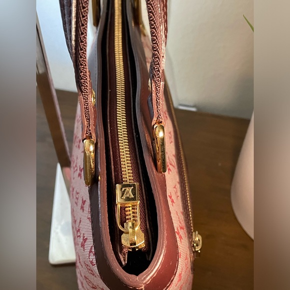 LOUIS VUITTON
Cherry Red Monogram Mini Lin Lucille PM TST Bag - Picture 7 of 12